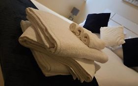 Comfy Spacious Apartment In Canary Wharf